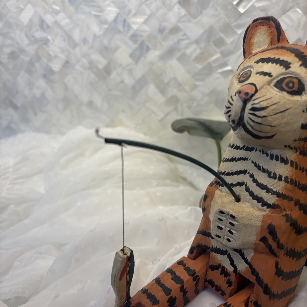 Vtg Folk Art Hand Painted/Carved Tiger Cat Fish Shelf Sitter‎ Articulated Joints - Picture 6 of 15